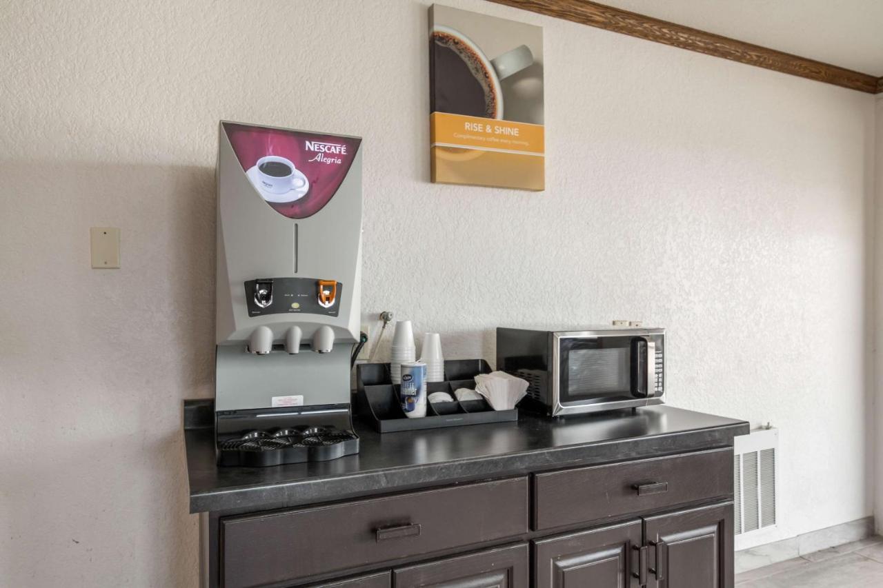 6-fargo, Nd - South Hotel 2*