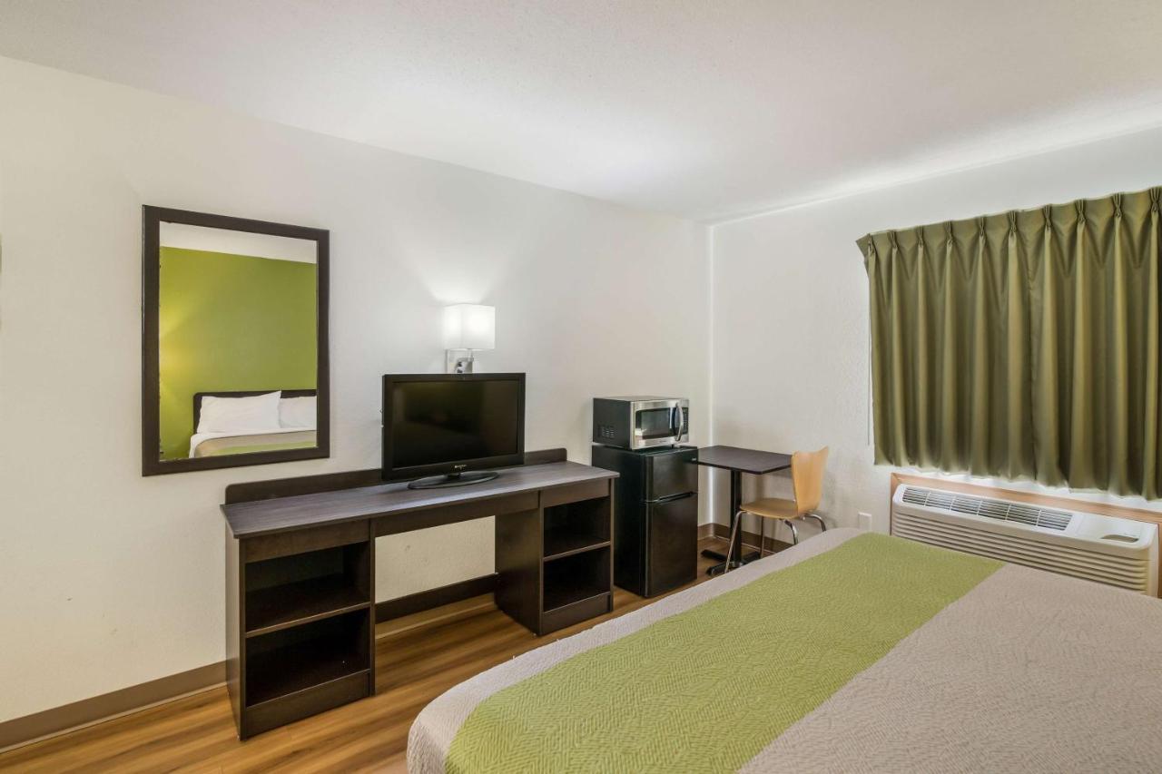 Hotel 6-fargo, Nd - South