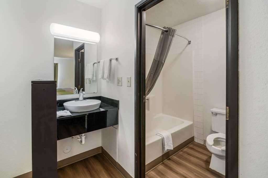 Hotel 6-fargo, Nd - South